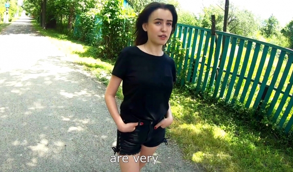 В деревне подцепил и жёстко оттрахал сочную русскую деревенскую девку!