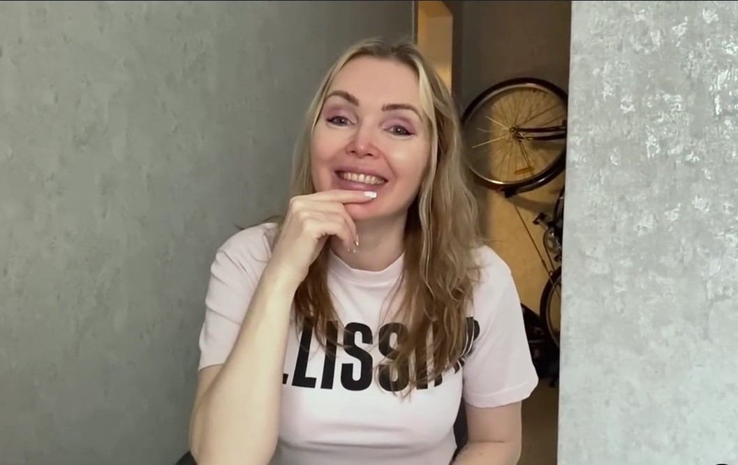 Русская мамка заманила сына подруги в постель и выжала из него всё до последней капли